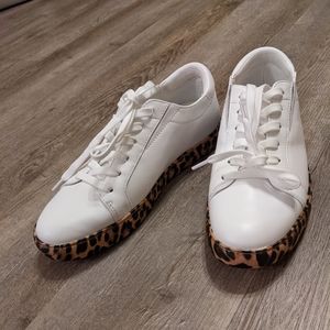 Kenneth Cole white leather sneakers with cheetah animal print soles size 8 M